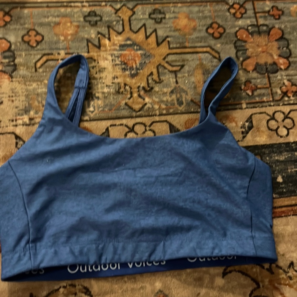 Never worn OUTDOOR VOICES sports bra size L